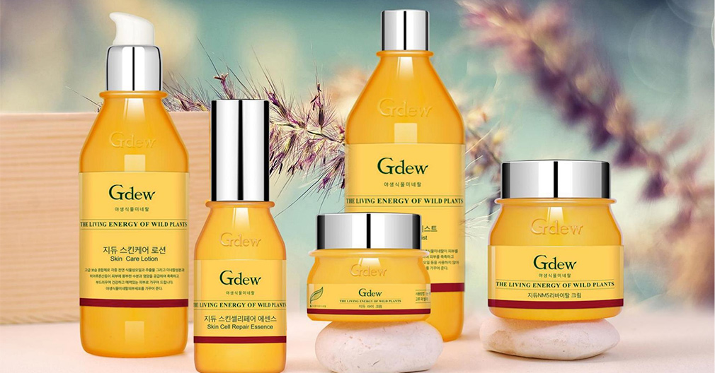 gdew化妝品海報設計